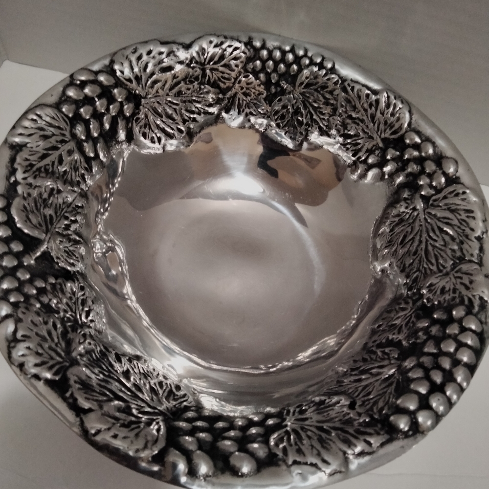 Mexican bowl with beautiful details of grapes silver color old Town imports s